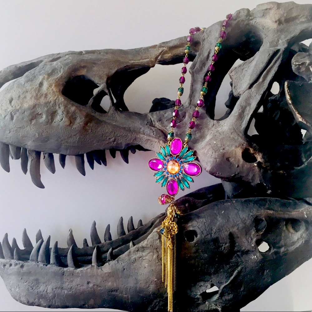 🏵 3 for $25, EUC Necklace